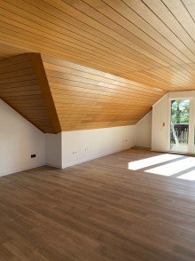 Wohnzimmer Helle gro�z�gige Dachgeschosswohnung