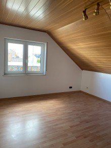 Schlafzimmer Helle gro�z�gige Dachgeschosswohnung