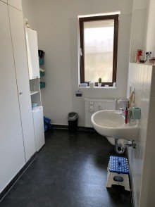Badezimmer Charismatischer Bungalow im Zentrum von Offenbach-Bieber