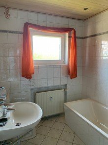 Badezimmer Eigentumswohnung mit Hobbyraum in Obertshausen