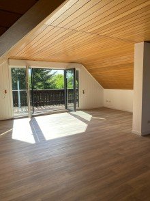 Wohnzimmer Helle gro�z�gige Dachgeschosswohnung