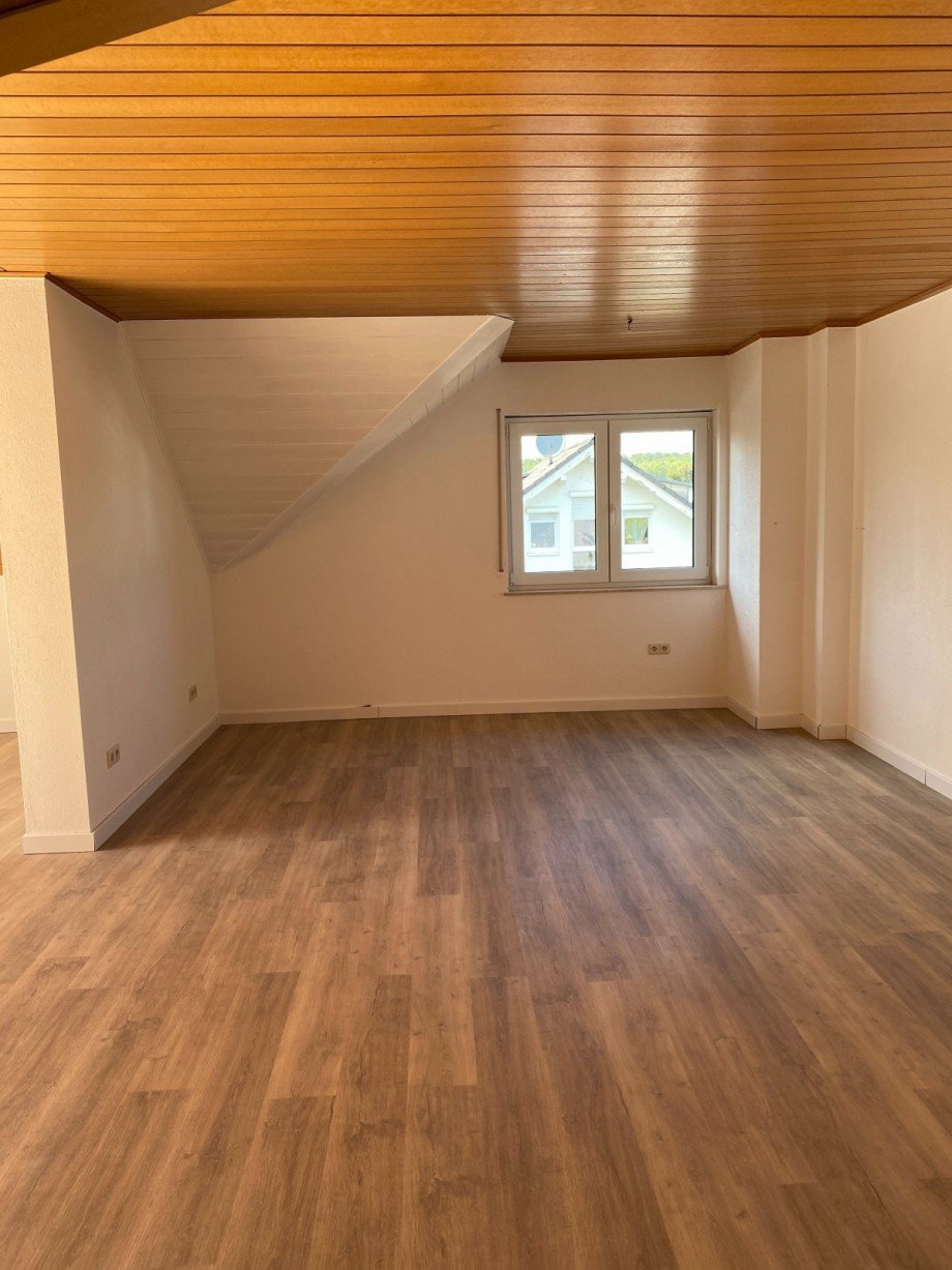 Wohnzimmer/Essbereich Dachgeschosswohnung Sch�neck