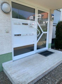 Hauseingang Eigentumswohnung mit Hobbyraum in Obertshausen