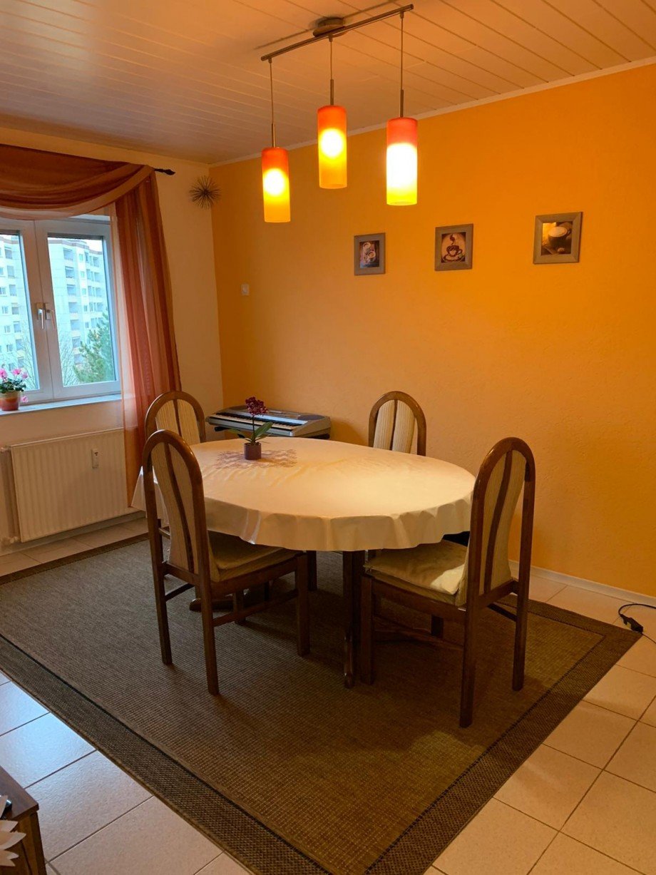 Kinderzimmer/Esszimmer Etagenwohnung Rodgau