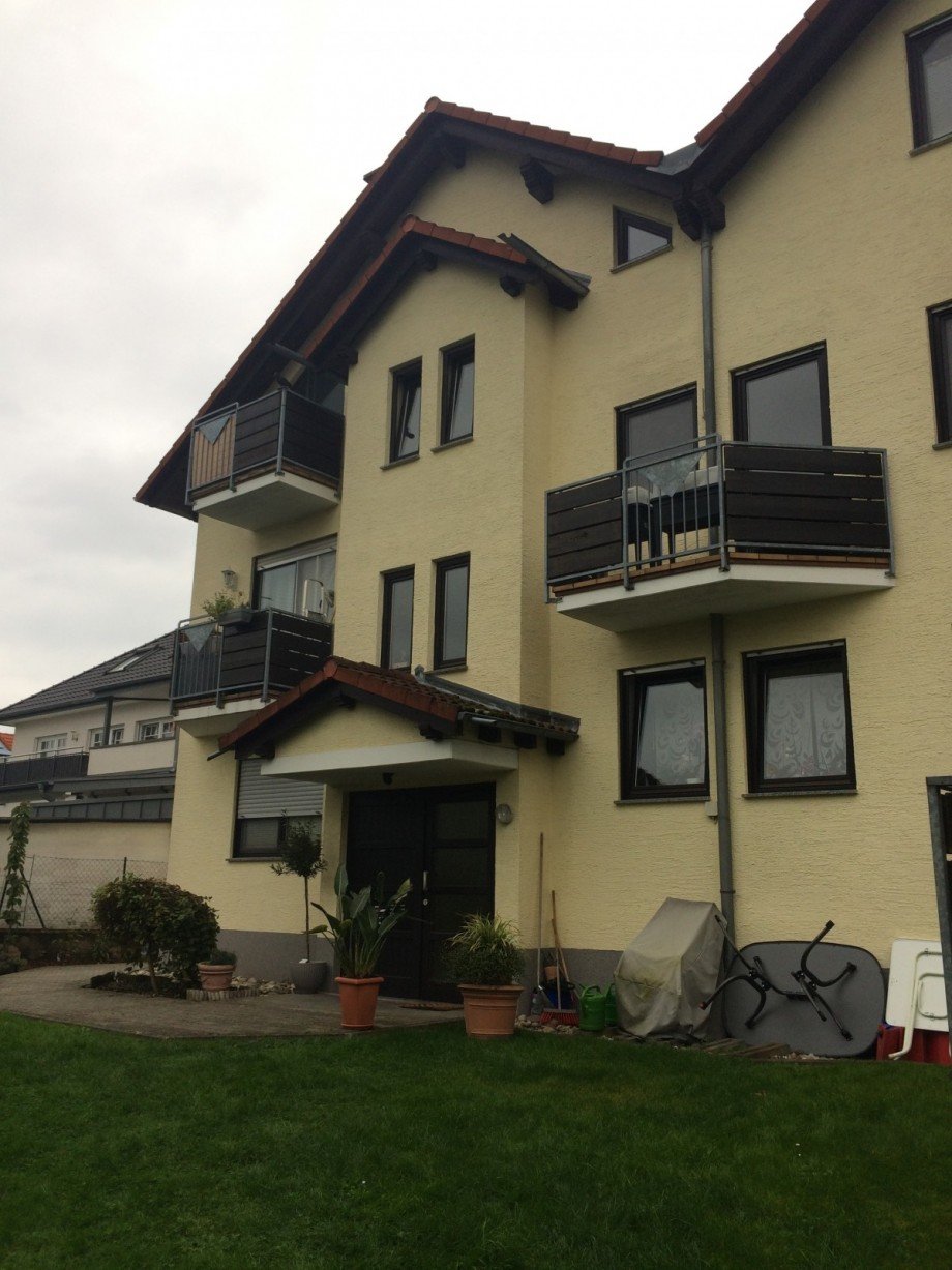 Hausansicht/Eingang Dachgeschosswohnung Rodgau