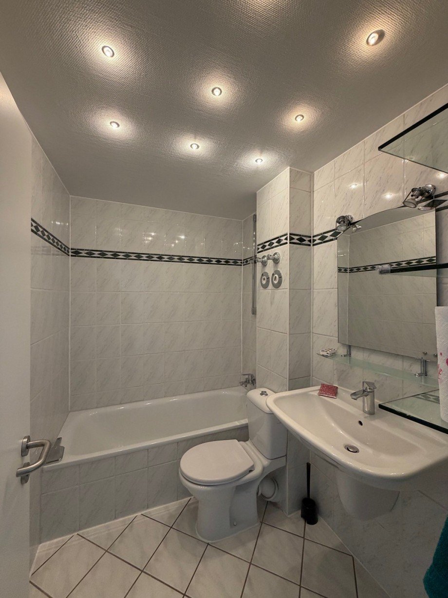 Badezimmer 1 Wohnung Neu-Isenburg