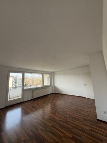 Wohnbereich Gem�tliche 3-Zimmer Wohnung in Neu-Isenburg
