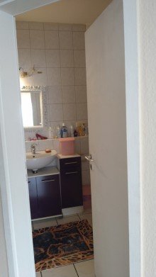 Badezimmer Charmante 2- Zimmer-Wohnung in Gro�-Zimmern