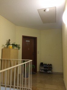 Wohnungseingang sch�ne Eigentumswohnung im Zentrum von Rodgau J�gesheim