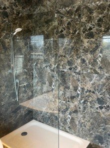 Badezimmer Gehobene 3 Zimmer Wohnung in begehrter Wohnlage