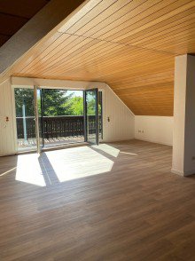 Wohnzimmer Helle gro�z�gige Dachgeschosswohnung