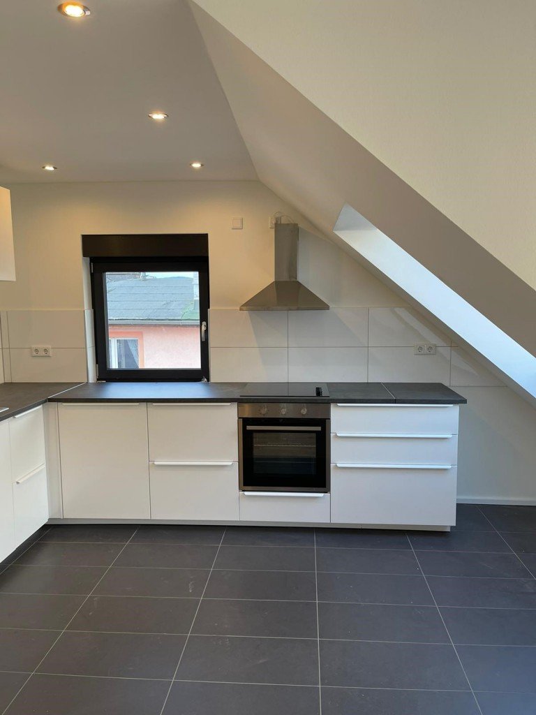 K�che 3 Frankfurt am Main - H�chst Dachgeschosswohnung Sanierte 1 Zimmer Wohnung inkl. Einbauk�che