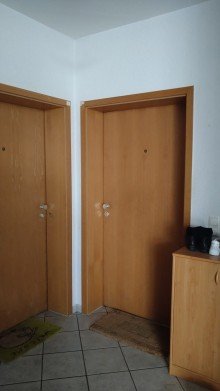 Wohnungseingang Charmante 2- Zimmer-Wohnung in Gro�-Zimmern