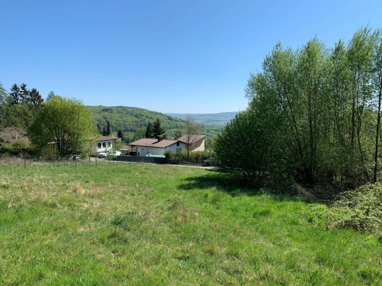 Sch�ne Aussicht Steinau an der Stra�e / Marborn Wohngrundst�ck Baugrundst�ck mit sch�ner Aussicht in ruhiger Hanglage