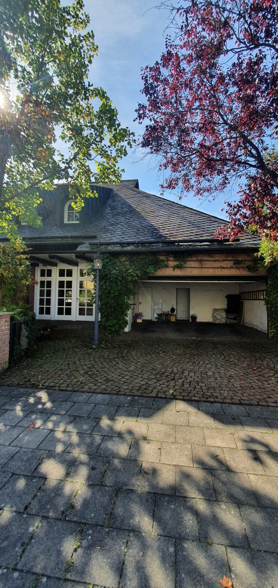 Hausansicht mit Garage Einfamilienhaus Rodgau